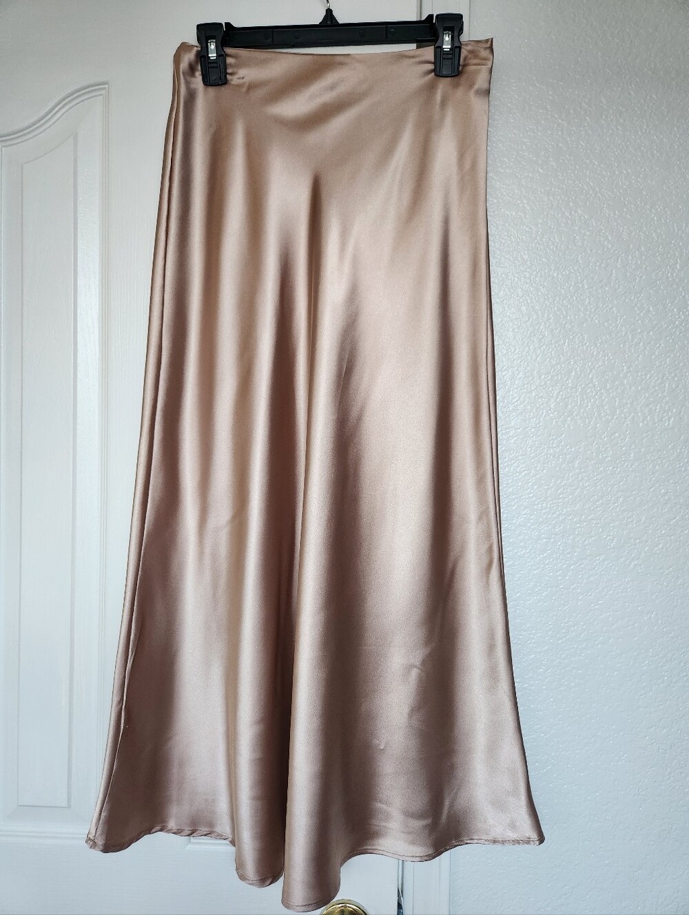 7DAY WKND Tan Satin Skirt Size L